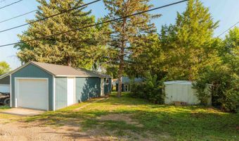 1106 Omaha St, Belle Fourche, SD 57717