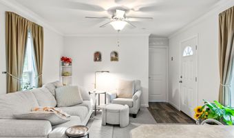 4 Clover Corner Ln, Augusta, ME 04330