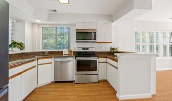 10824 ANTIGUA Ter #201, Rockville, MD 20852