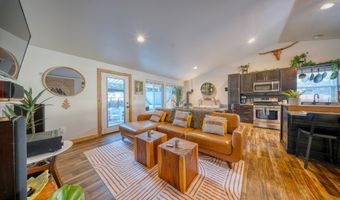 2681 NE Moonlight Dr, Bend, OR 97701