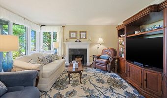 77 Windward Ln, Bristol, RI 02809