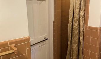 40 Aaron Ave Ave, Bristol, RI 02809