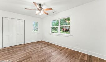 10 Chesterfield Lake Dr, Beaufort, SC 29906