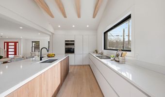 9200 CEDAR Ln, Bethesda, MD 20814