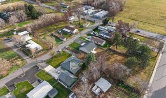 307 6th St, Benton City, WA 99320