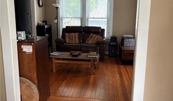15 Villa Ave, Cranston, RI 02905