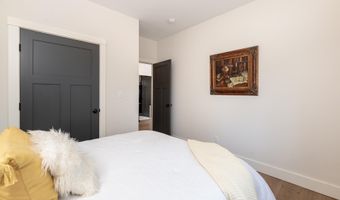 25 Clay Point Rd, Alton, NH 03809