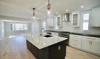 65 Sebbins Pond Dr, Bedford, NH 03110