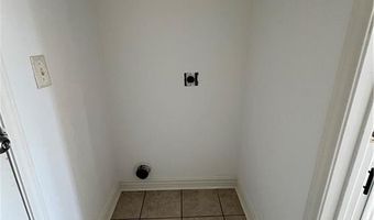 911 SW Cheyenne Dr, Bentonville, AR 72712