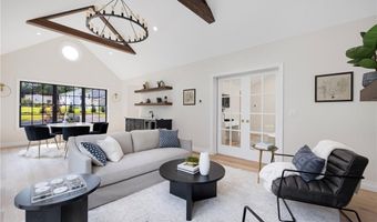 91 Carr Ln, Jamestown, RI 02835