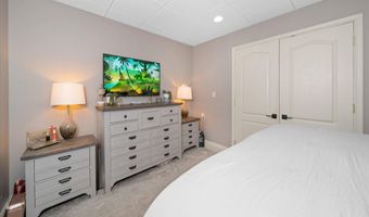 33 WATERTON Dr, Bear, DE 19701