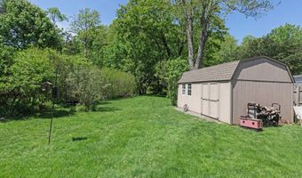 21 Bethpage Dr, Bethel, CT 06801