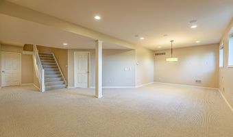 5401 Pinnacle Ct, Ann Arbor, MI 48108