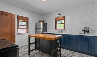 1613 N DIVISION St, Appleton, WI 54911