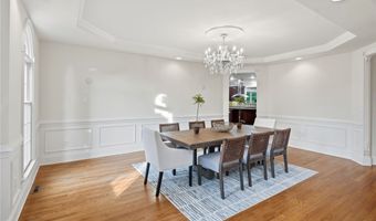10 Lovegreen Ln, East Greenwich, RI 02818