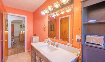 207 Donna Dr, Aurora, IN 47001