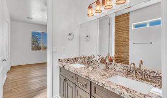 135 W Hawk Way, Amado, AZ 85645
