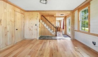 817 Riverside Dr, Augusta, ME 04330