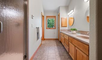 4211 NW Lower Village Rd, Bend, OR 97703