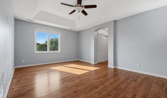 4002 Edgewater Dr, Ames, IA 50010