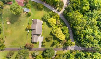 1793 Cherokee Dr, Bean Station, TN 37708