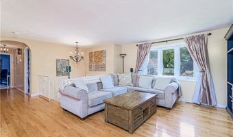 7 Lydia Ave, North Providence, RI 02904
