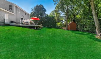 3 Sandy Ln, Bristol, RI 02809