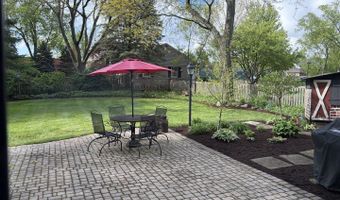 909 E Rockwell St, Arlington Heights, IL 60005