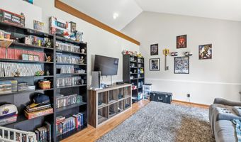 8448 Seattle Slew Ln, Indianapolis, IN 46217