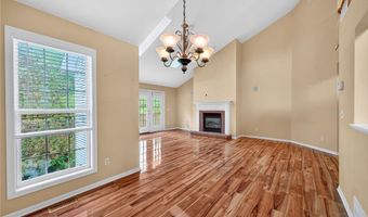 500 Glen Hollow Cir, Aurora, OH 44202