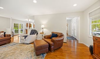 1274 Cheshire St, Cheshire, CT 06410