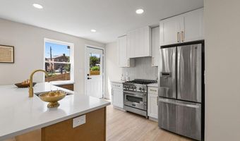1004 GALLOWAY St NE, Washington, DC 20011