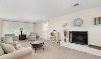103 BIRCHWOOD Dr, North Kingstown, RI 02852