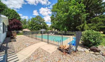 2943 Lee Marie Dr, Adrian, MI 49221