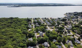 3 Onondega Rd, Narragansett, RI 02882