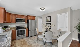 947 Oakfield Dr, Ballwin, MO 63021