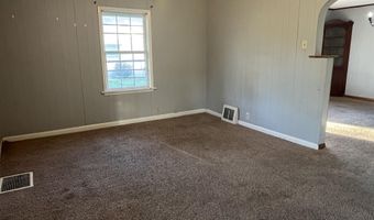 704 4th Ave E, Albia, IA 52531