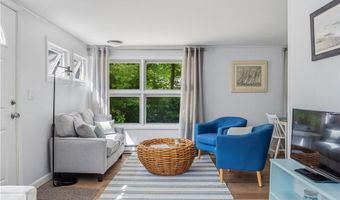 8 Presque Isle Trl, Narragansett, RI 02882