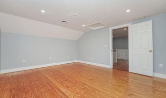 240 Oak St, Centerville, MA 02632