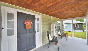 208 FLORIDA Dr, Auburndale, FL 33823