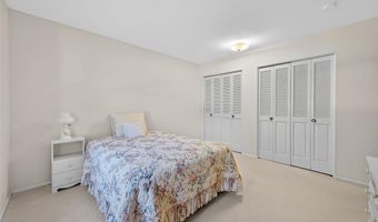 6 Helmsdale Ct, Ballwin, MO 63011