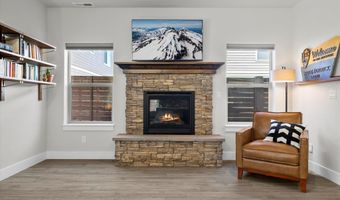 20571 Rolen Ave, Bend, OR 97702