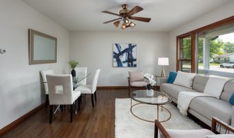838 S Michigan Ave, Addison, IL 60101