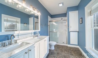 11 Forest Park Ln, Asheville, NC 28803