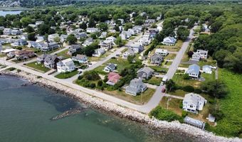 3 Onondega Rd, Narragansett, RI 02882