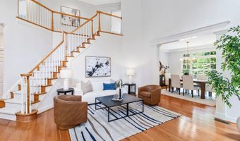 4831 26TH St N, Arlington, VA 22207