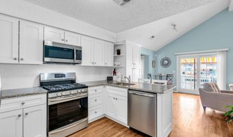 82 Spinnaker Ct, Bayville, NJ 08721