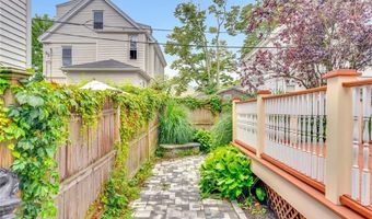 1 Slocum St, Newport, RI 02840
