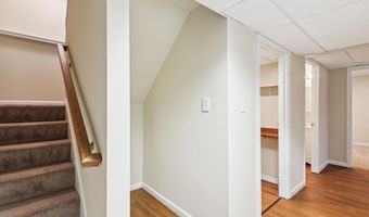 1003 MASTLINE Dr, Annapolis, MD 21401