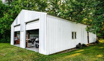 303 N Hudson Ave, Aurora, MO 65605